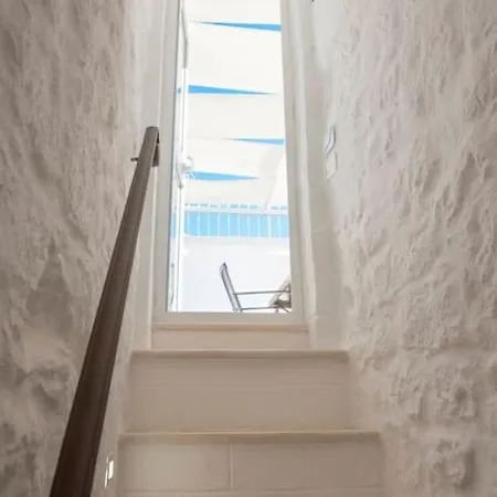 Le Alcove Del Leopardi *